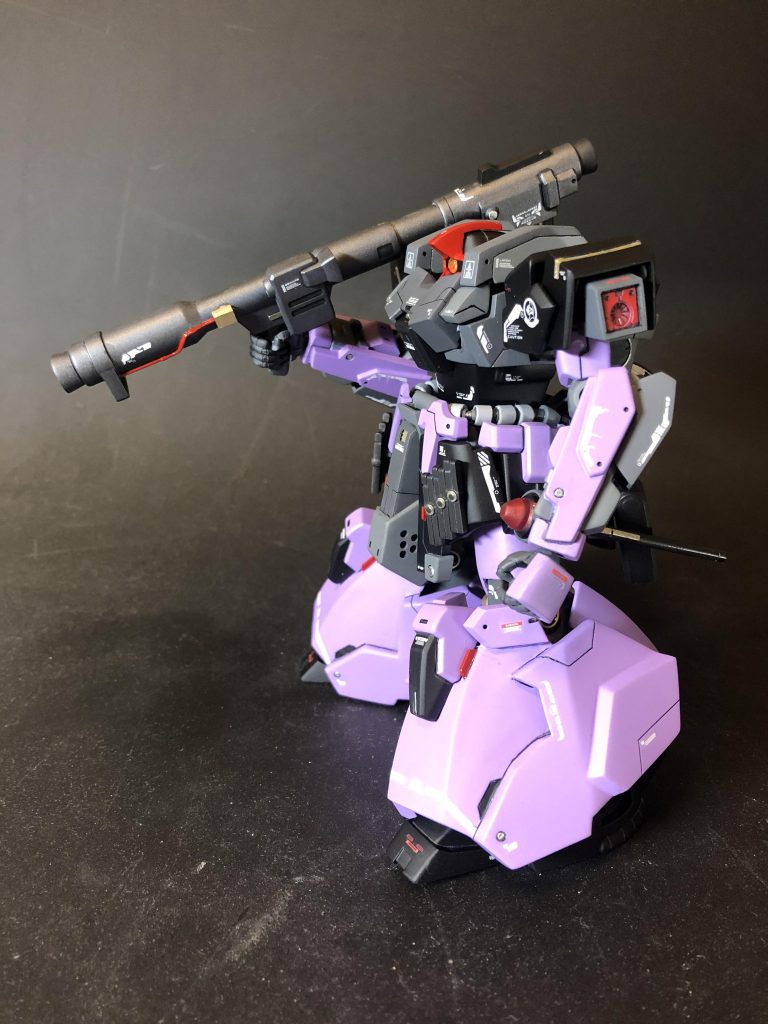 腕も二の腕以下はプラ板工作で作ってます胸と肩もほぼ作り直すことになりました