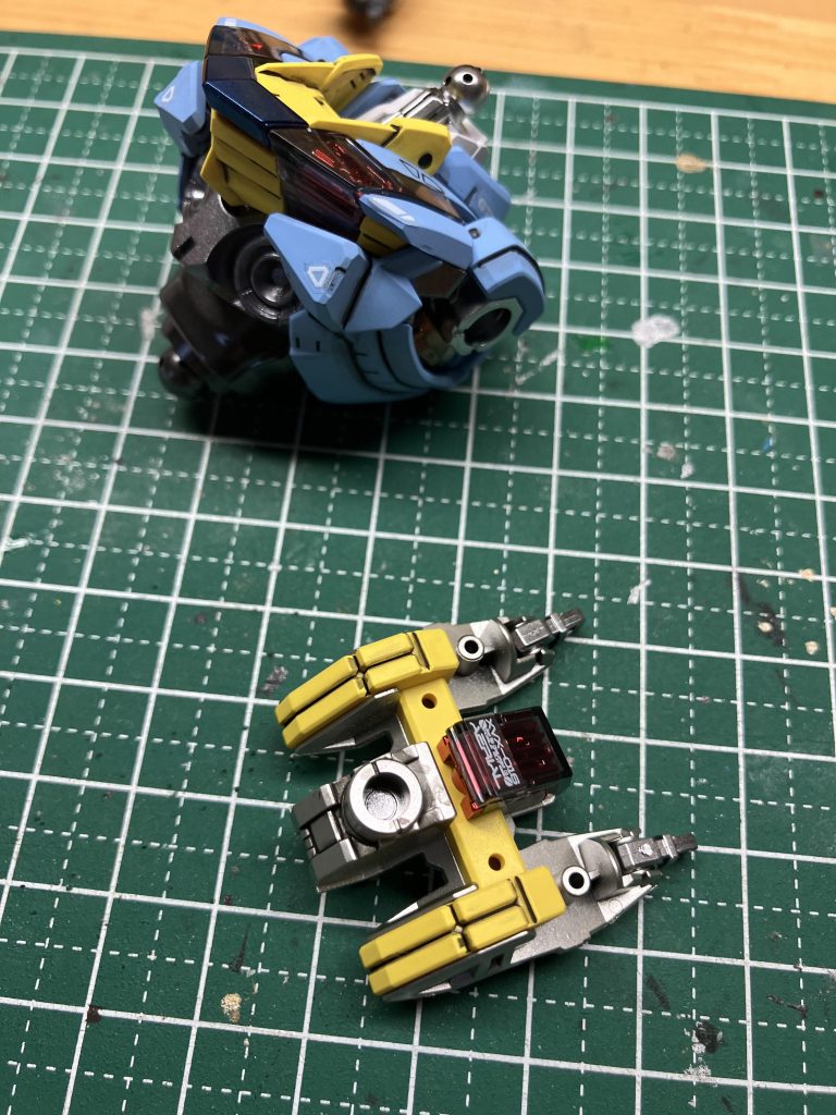 ここは、タミヤの「チタンシルバー」を使用した気がしますw もはや何を使用したか、覚えてませんw🤣