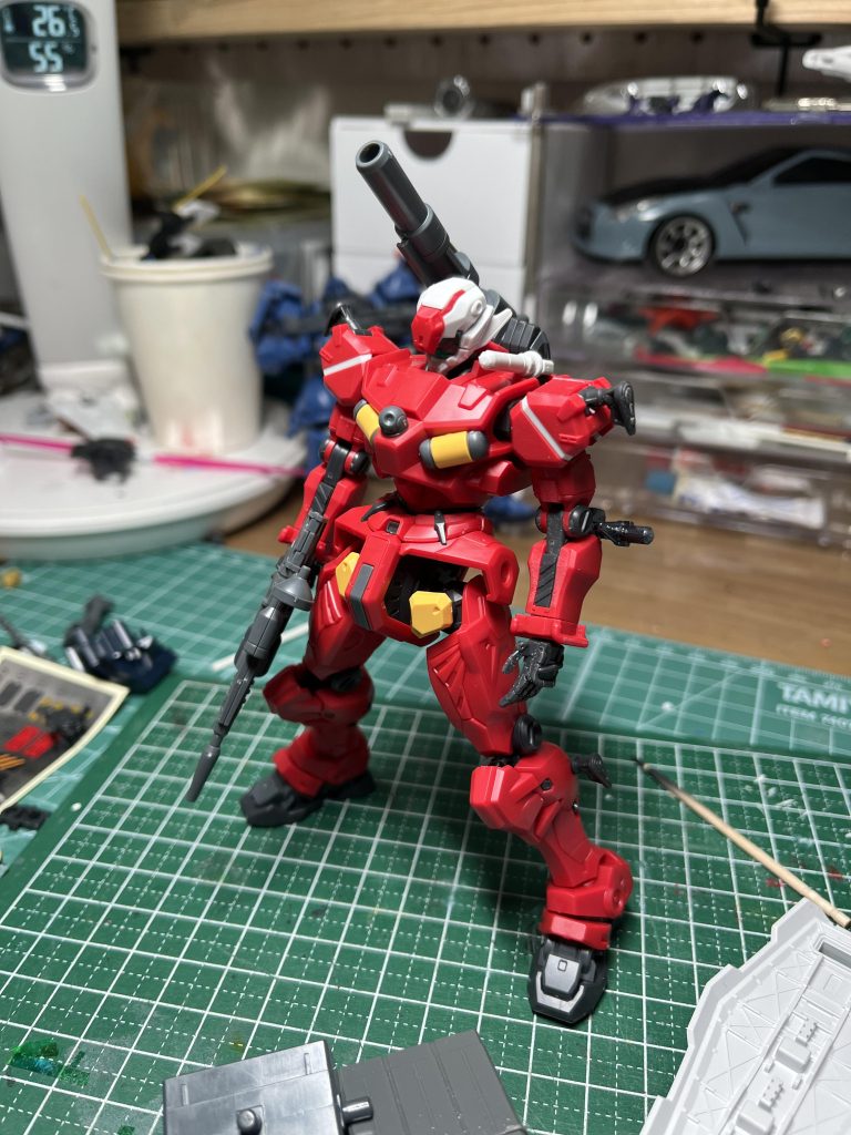 パチ組赤いガンダム比べるとかなりガッチリしてますね