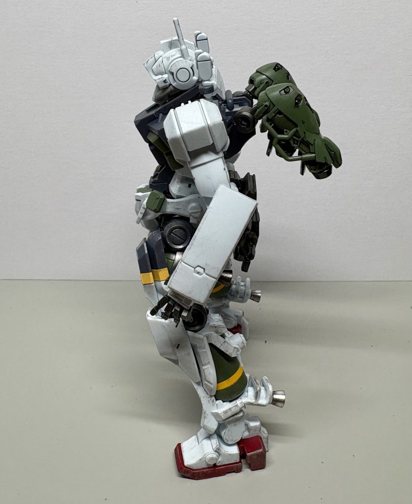 横から。キレイなカトキ立ちさせたいのだけどなかなか上手くいかない。立ち姿が決まってる方は本当にすごい。いつも参考にさせてもらってます。