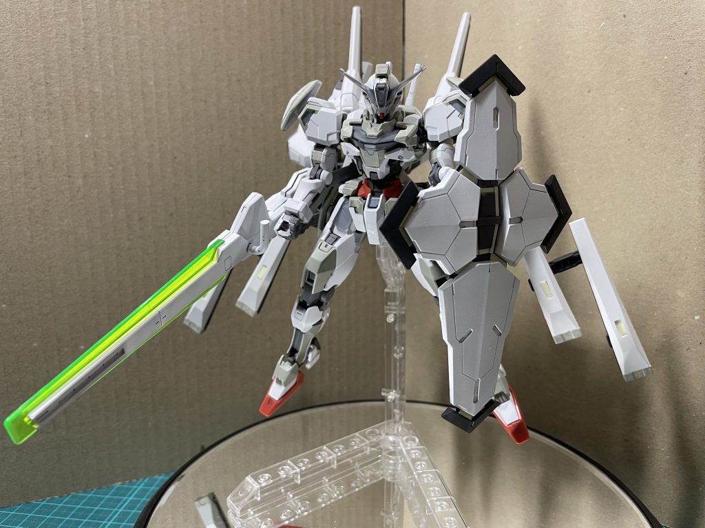 ライフルはアルケインのものに変更しました。シールドはフルドレスプランBの大型シールドをイメージして、ベギルペンデから拝借。