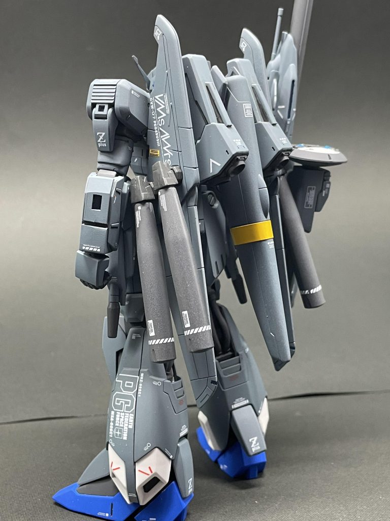 背面です。後ろ姿もカッコいい！