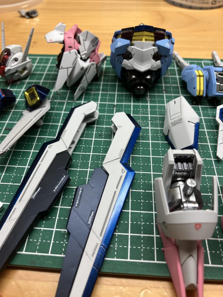 シールド❓ウイング❓の部分は、ガイア「プリズムブルーブラック」を使用しました この色いいんですよね〜‼️ もはやガイアの回し者ですw🤣