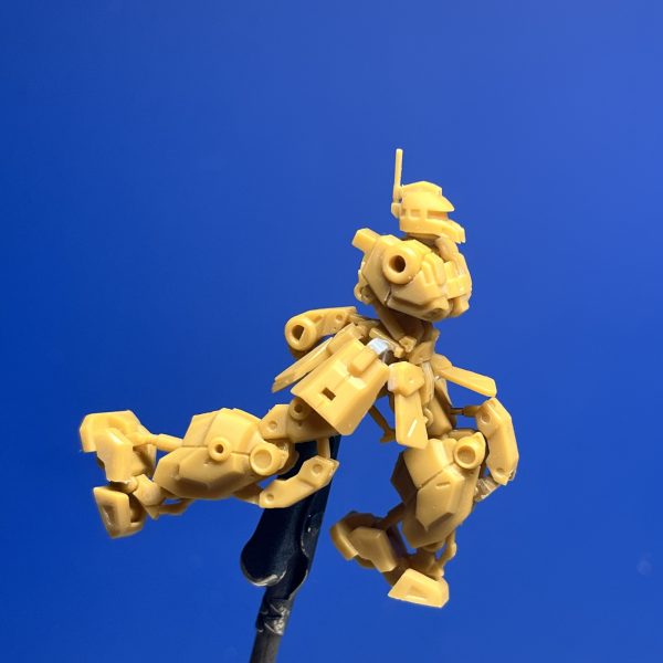 1機目と同時にパチ組は済ませていた2機目のザクキャノン。どうせだったらちゃんと作っちゃお、ということで旧キット箱絵ポーズに向けて動き始めました。走れ走れ！鬼門はビッグガンです。がんばります。・・・話は変わって。吉本プラモデル部のプラモ部セレクションにアーティファクトMk-Vを投稿しました。画像は上がりませんでしたが、名前と作品名だけは口頭でご紹介いただきました(ちなみに同時に蒼き鷹さんのドダイもw)コンテスト未出場の作品がどう評価されるんかなぁという欲を満たせたので良かったです。（3枚目）