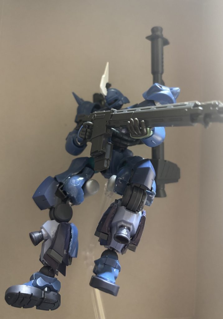 色々なポーズが、カッコよく決まってくれるのでほんと作って良かったと思っています。