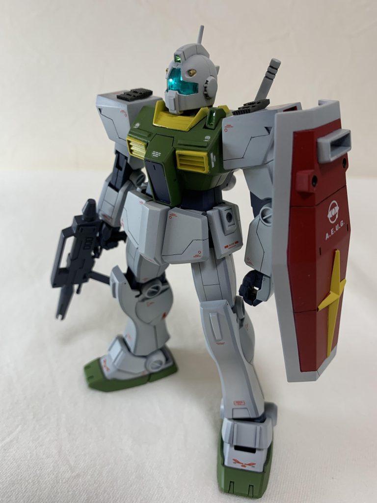 改造ポイントは、コトブキヤモデリングサポートグッズのラジエートフィン、バーニア等を使用してディテールの追加、スジボリやビス穴、プラ板加工で情報量の追加をしました。