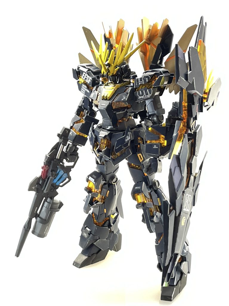 デカールは、UC汎用と、ハイキューパーツのコーションデカールや、手持ち（あまり物）のリアリスティックデカールや、その他を適当にミックスして使っています