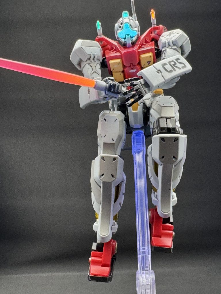 ビームサーベルはそのままでもUVライトで光るけど、そのままだと黄色っぽい光り方なんだよな…