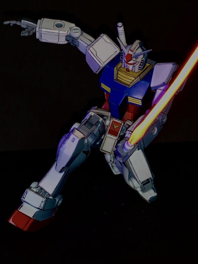 後方でザクが真っ二つの絵だともっと映えそうです。