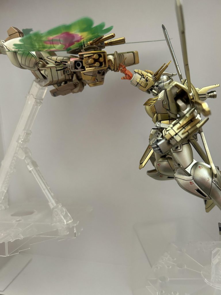 ドモン「ならばこちらも、俺のこの手が真っ赤に燃える！」サイ・サイシー「勝利を掴めと、轟ぉき叫ぶぅあぁぁぁ！！」ドモン「爆ぅ熱っ！ゴッドフィンガー！！」サイ・サイシー「うおぉぉぉぉぉーーーー！！」