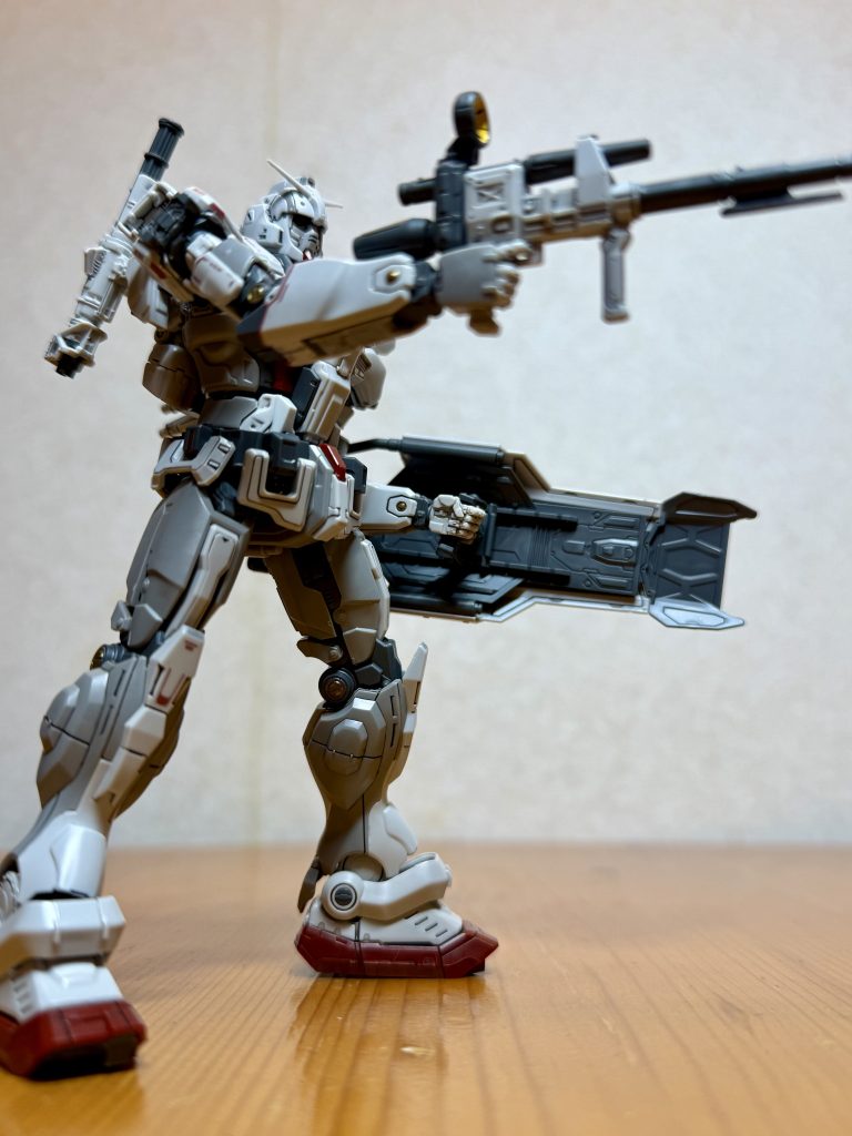 ポーズ1つ目ちょっとポージングさせるの難しかったです。見た目も独特なのでどんなポーズがいいのか悩みました。