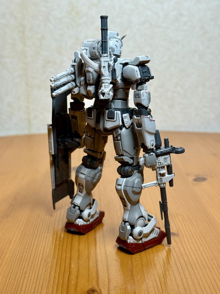 背面関節部分とかを見ていただくと塗っているのがわかると思います。