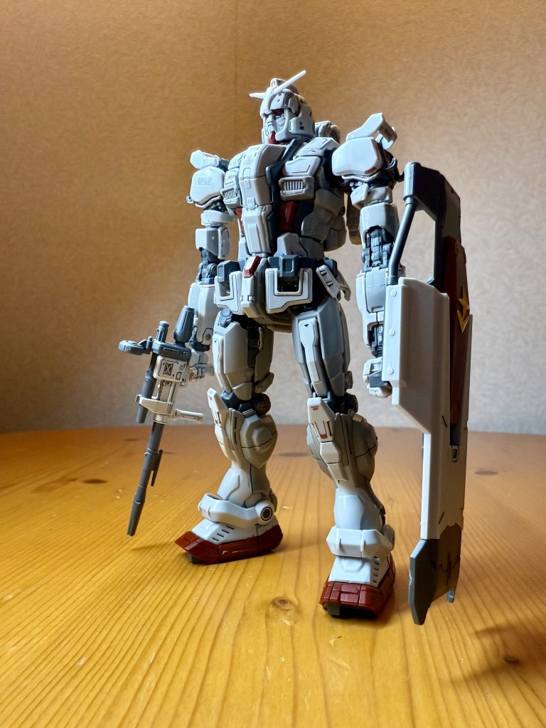 正面スミ入れとデカールはやっています。あと細かいディテールのところは銀メッキで塗ったりもしています。