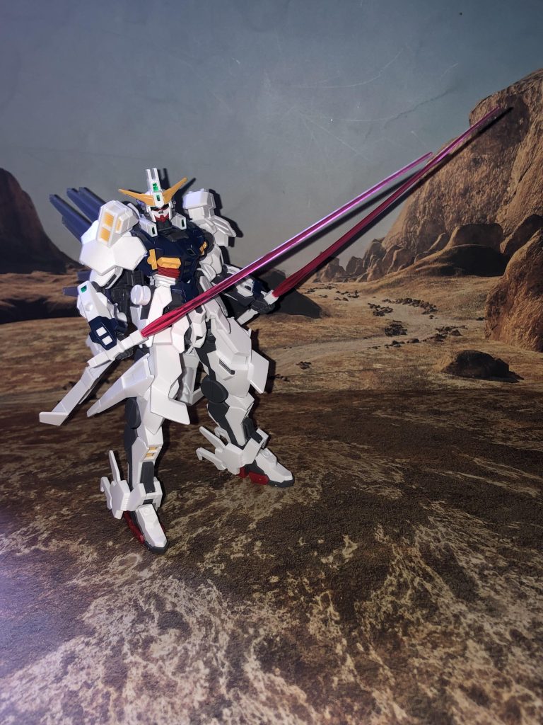 背中と合わせてビームサーベルは6本付属