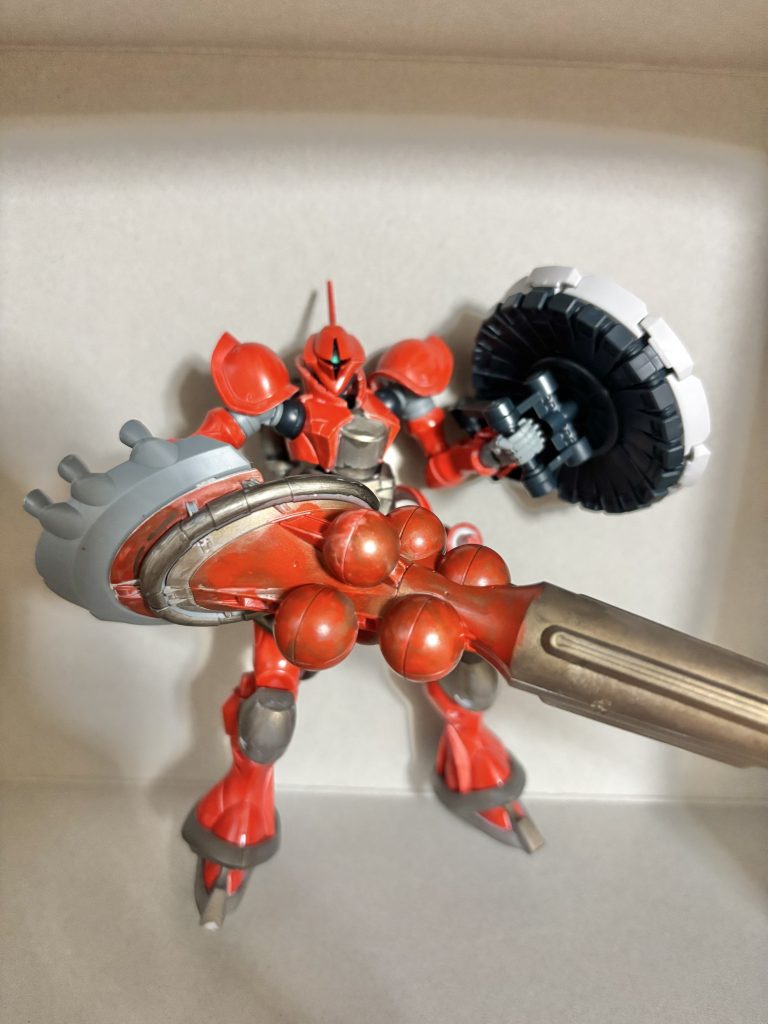 ハクジが重くて、台座を使っても、手首が折れそうです。