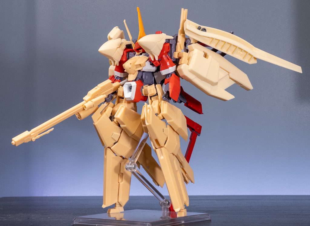 塗装前濃い肌色、薄い肌色部分が自作パーツです。