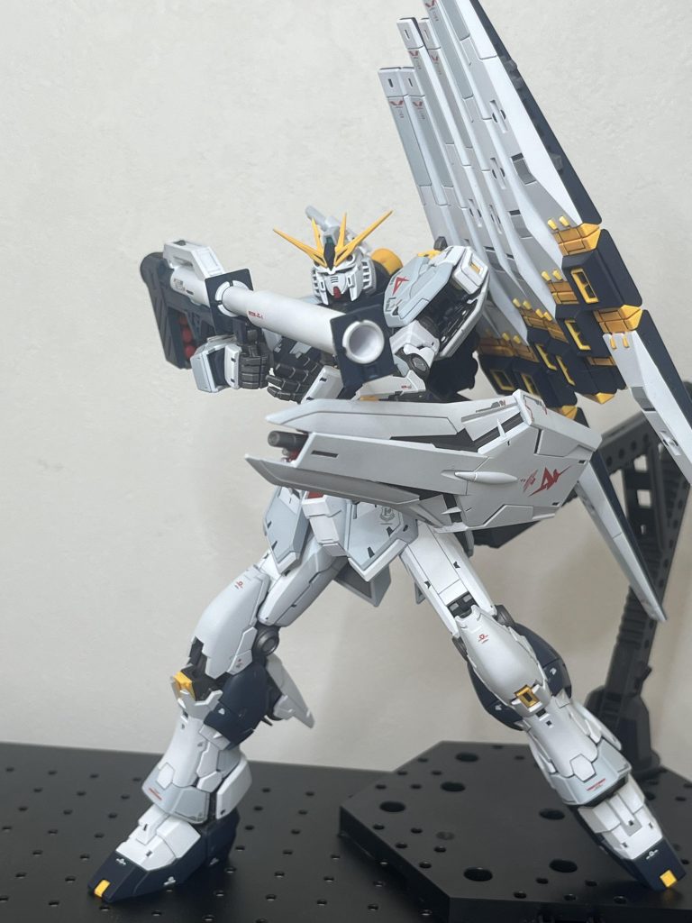 RG νガンダム　全塗装–2枚目/制作者：sasahata3