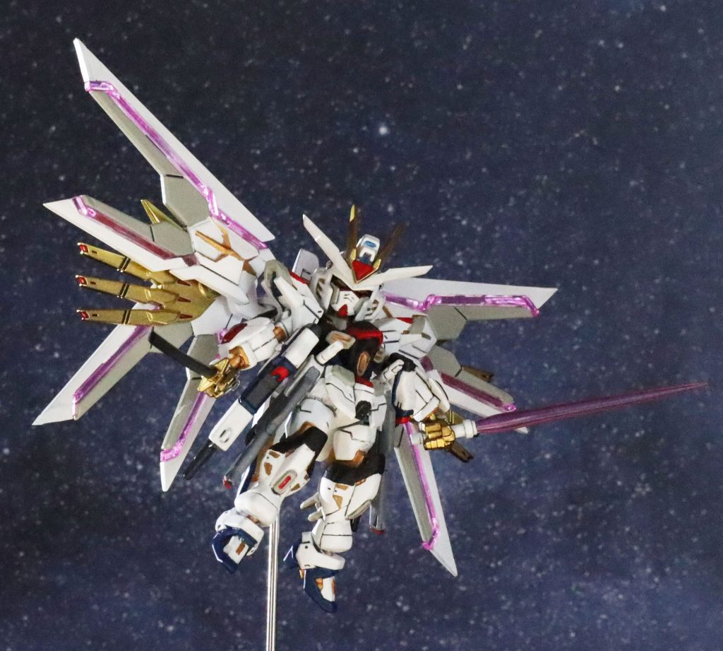 後ろから懐中電灯で光を当ててみました。