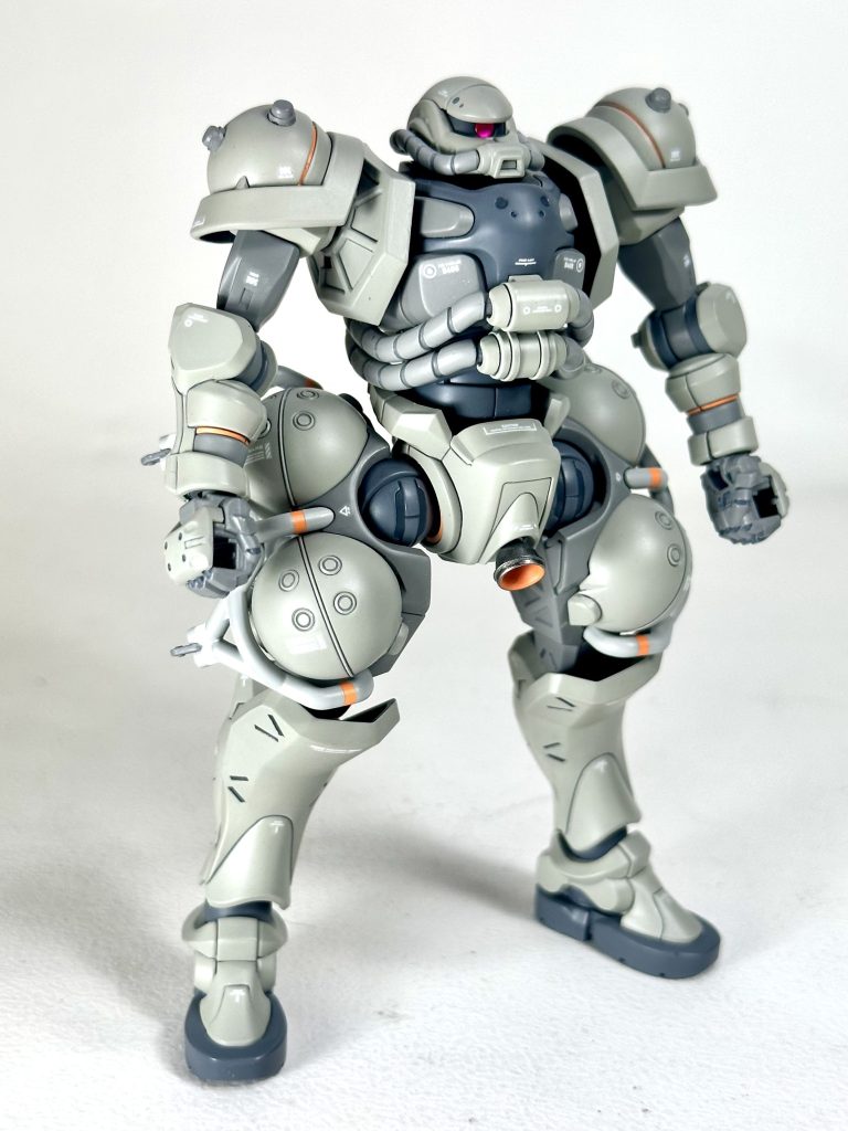 両方とも丸いショルダーアーマーってパターンもあります^^