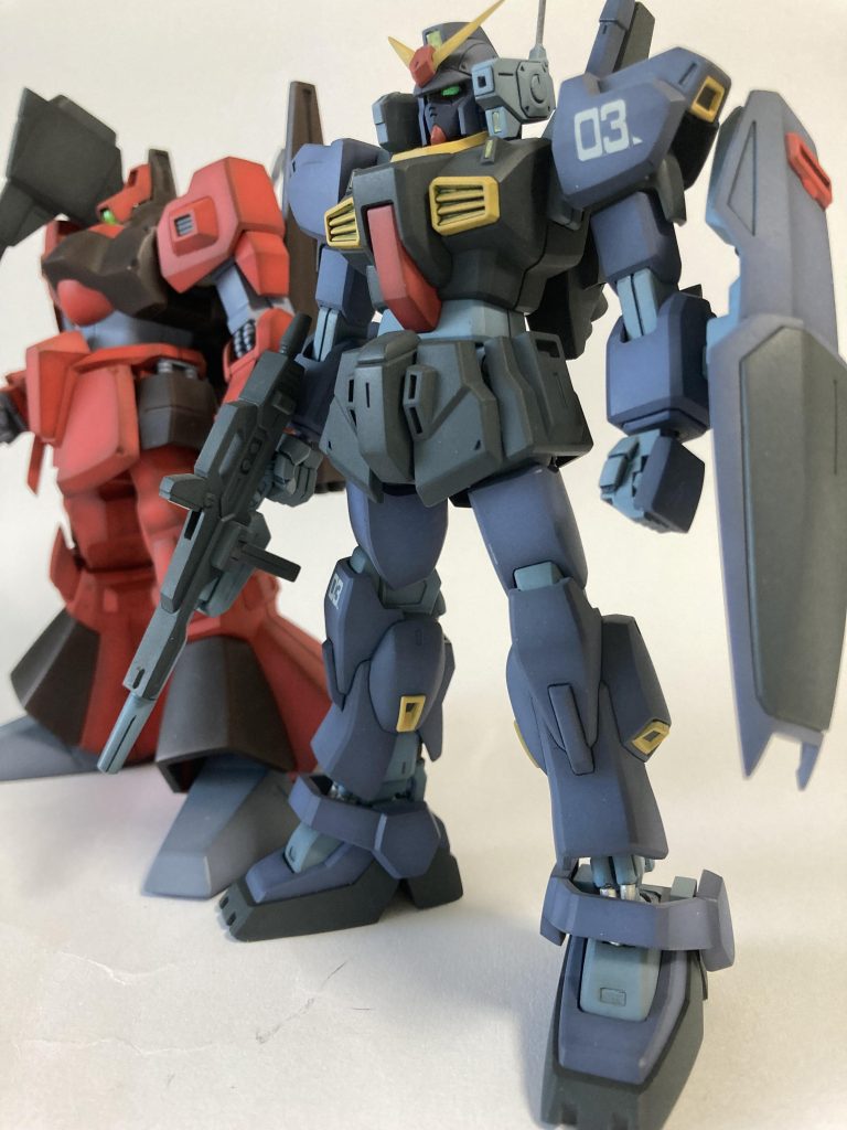 見所が無いので、最初から関連機体とツーショット顔パーツを少し加工して目つきを悪くしています