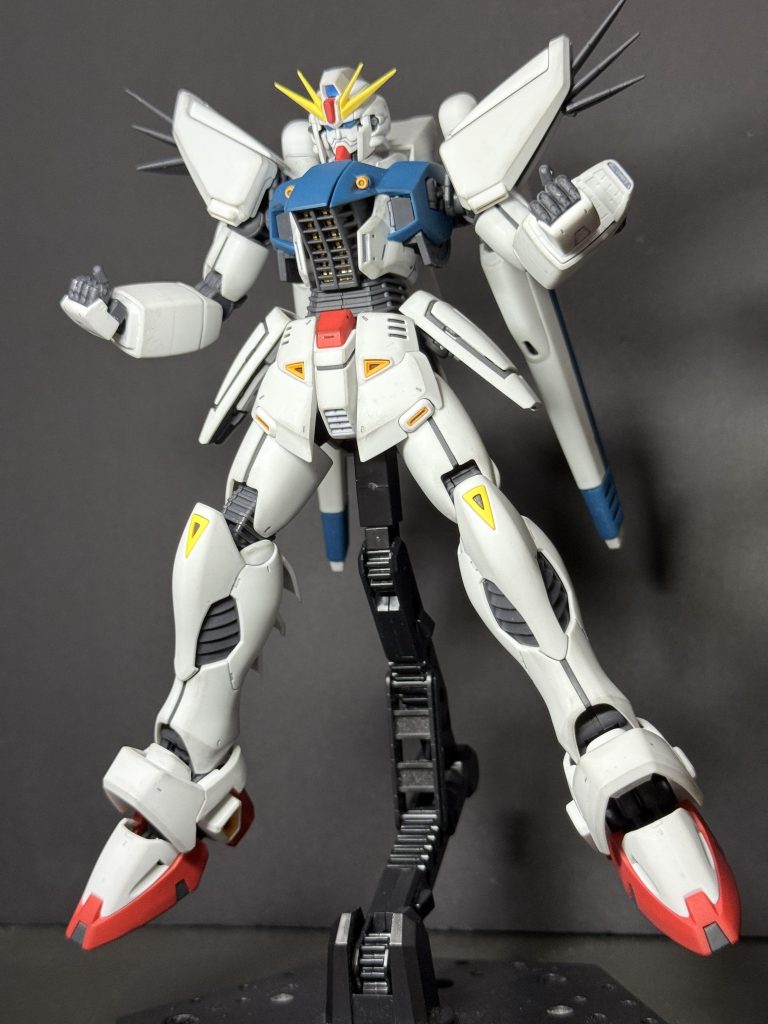 ギミック付きヘッドはフェイスオープンで固定使用します