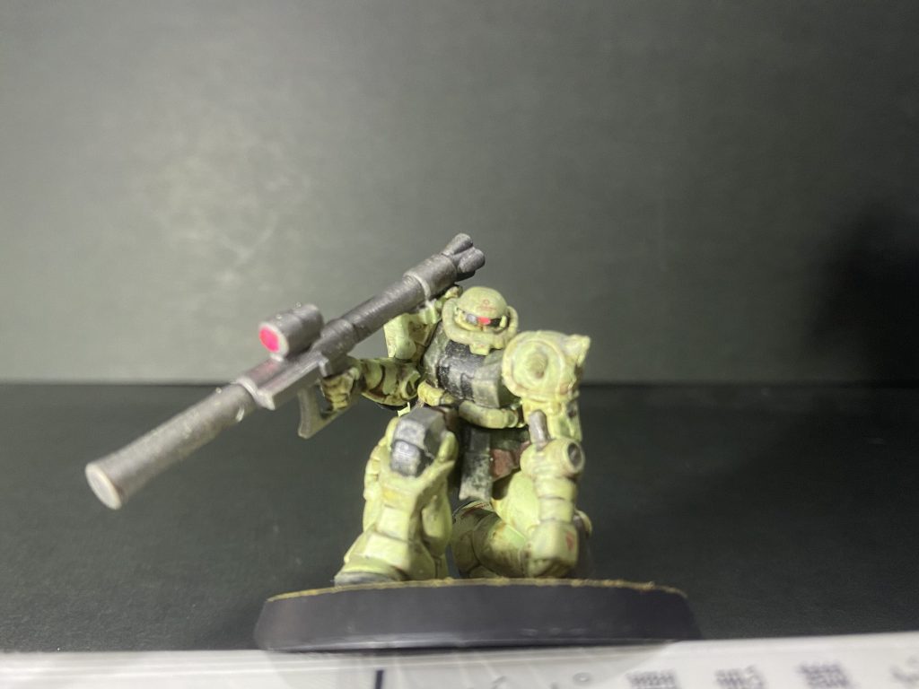 前回製作したヒートホーク装備と同時進行で作ったので、サクサク作れました。使用した塗料や製作過程は前回と全く同じです。