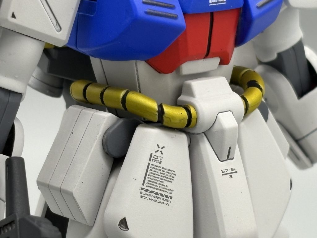 いつもは半光沢仕上げにしちゃいますが、今回はパイプやノズルでメタリックの部分が多くなったのでつや消しにしています。つや消しメタリックの質感が大好きです…！