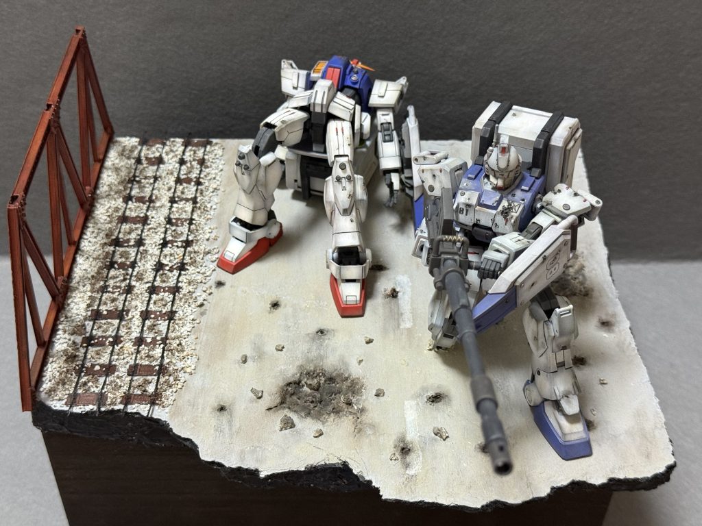 初めてのダメージ加工も何回も改修しましたかなりビビリながら加工してたんで、黒ゴマ付いてるみたいなって…自分のイメージより大胆にやった方が見栄え良くなるのかな?と思った次第です