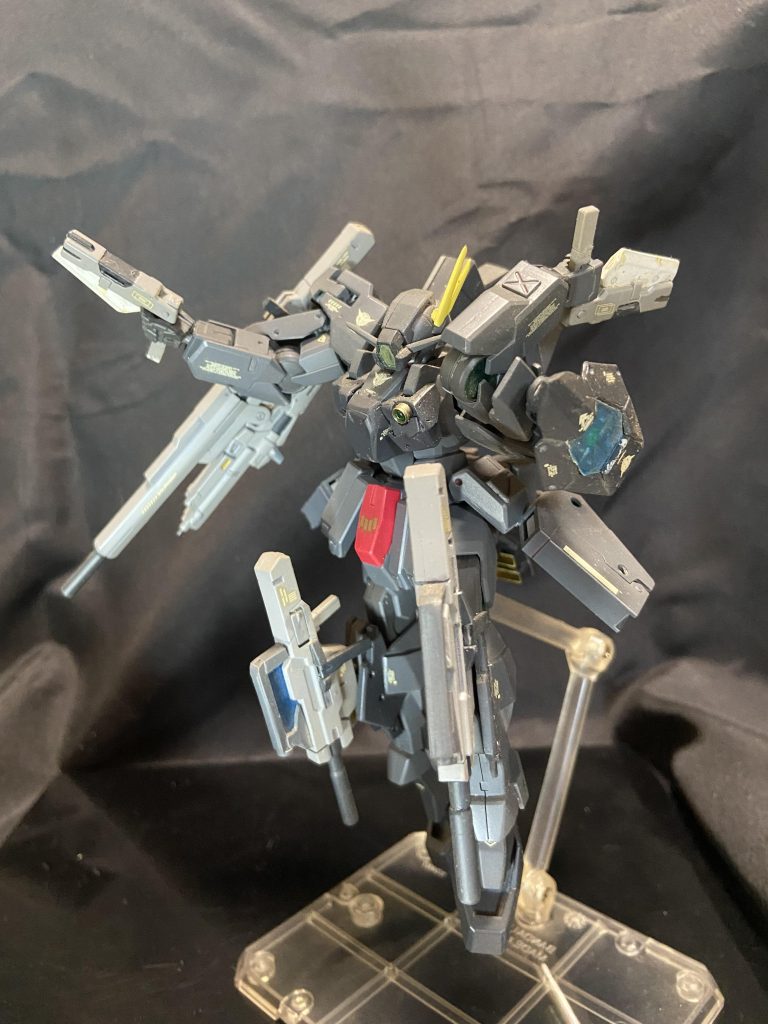 ガンカタならノールック後ろ撃ち！