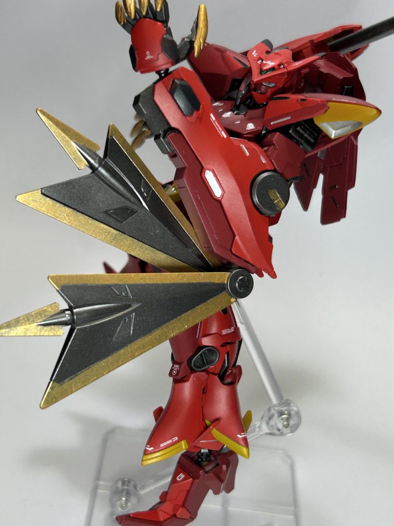 ポージング4ブレードはジョイントで個別に動かせるようにしました。