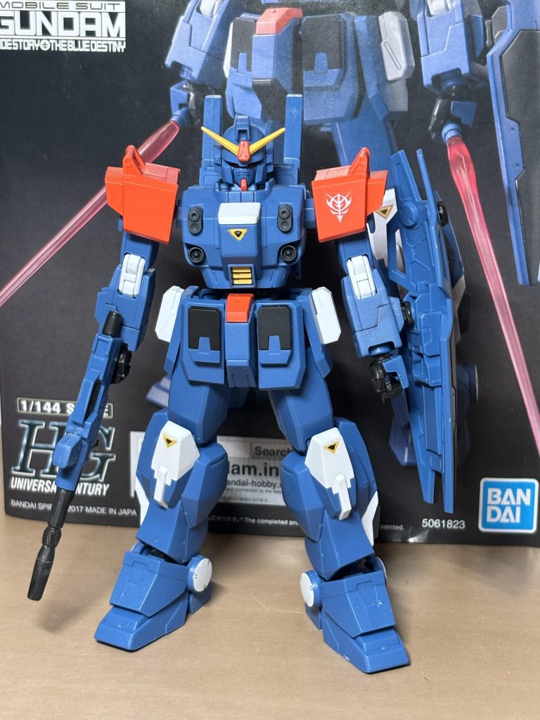 ベースが陸戦型ガンダムということもあり、安定のかっこよさですね!ただ実際に陸ガンと比べてみると、割と形違うんですよね。特に胸部と腰アーマー。