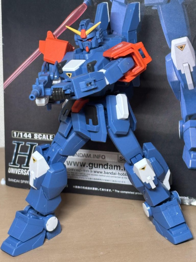 100mmマシンガン装備。哨戒任務っぽい感じですね。本来ならこの武器は2号機は持ってないんですけど、ランナーの都合上普通に組めます。割と似合ってるし。