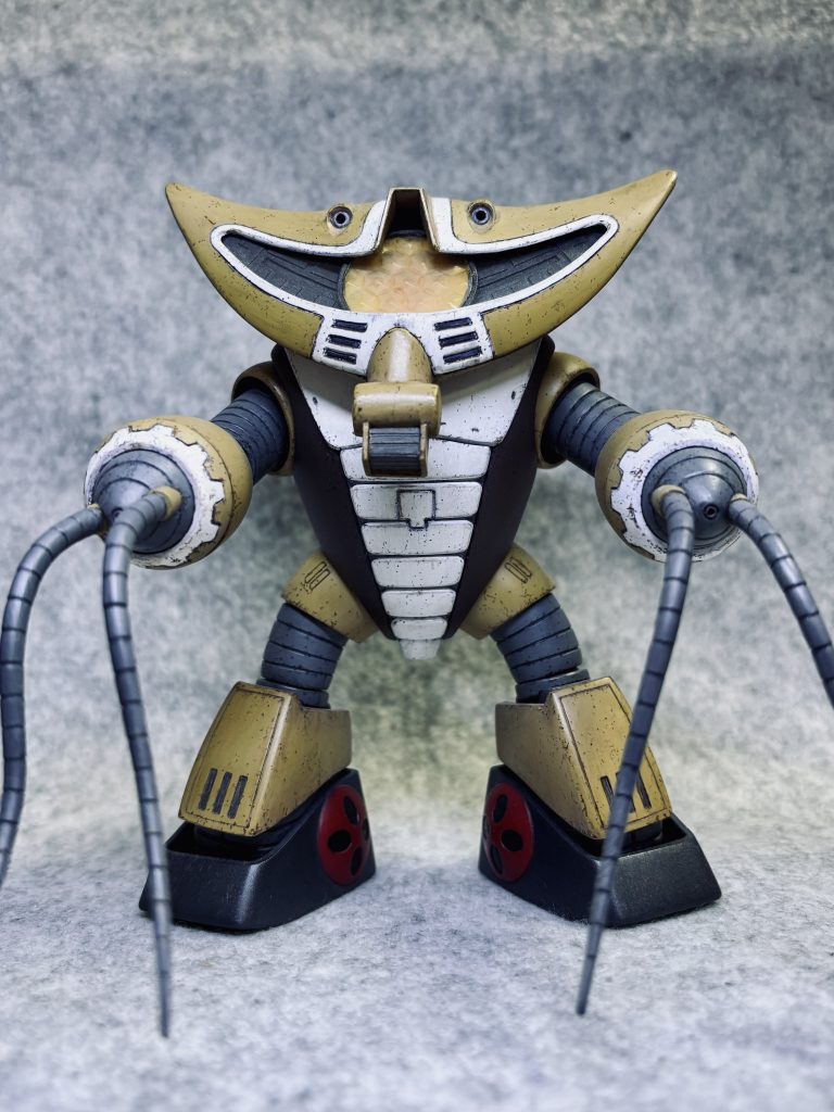 耳？はキットのままだと丸くて可愛らしいので延長してシャープに✨前腕はズゴックのものを使用しています。