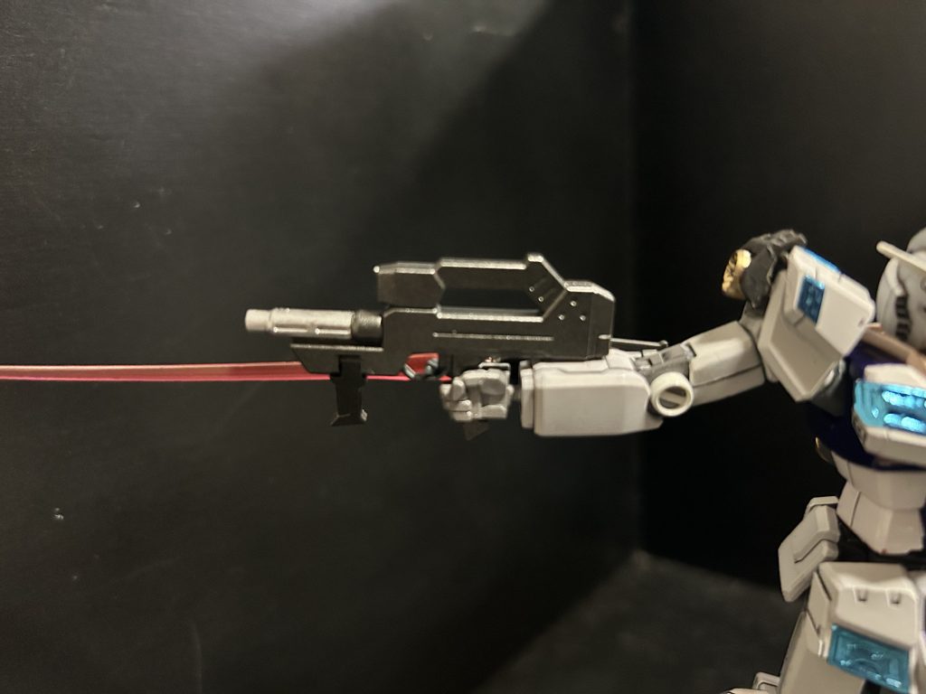 なんかのビームライフル短めの方がなんかしっくりきたんでこっちにしました。腕にはビーム溶接ガンのリミッターカットでビームサーベル。