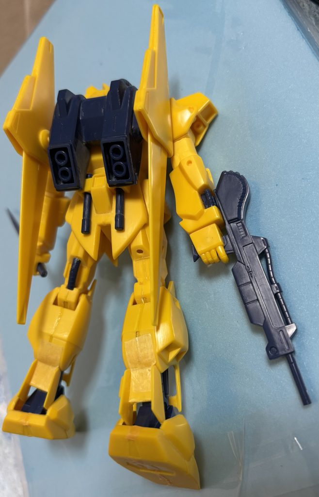 まだ制作中（ランナーパテ硬化待ち）２、３日放置後加工移る