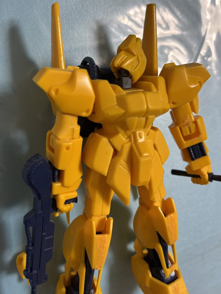 ゼータガンダム 以降　の プラモ　の 関節軸　は 黒いポリキャップ！！ 故に 素組み　^_^ 首　と　テールバインダー　の　羽根　の根本　は　加工済み 