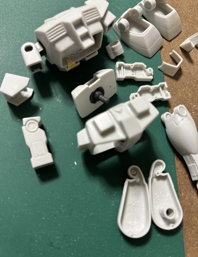 制作　として　は顔なしガンダムくんと同じ　関節拡張してます^_^