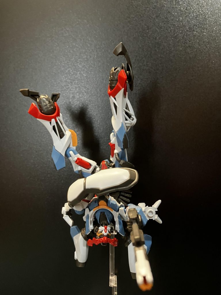 背部のスラスターの可動も凄い👍