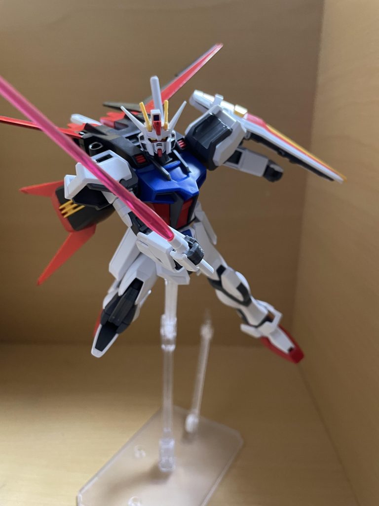 他にもビームサーベルを持たせることもできます。以上エールストライクでした！