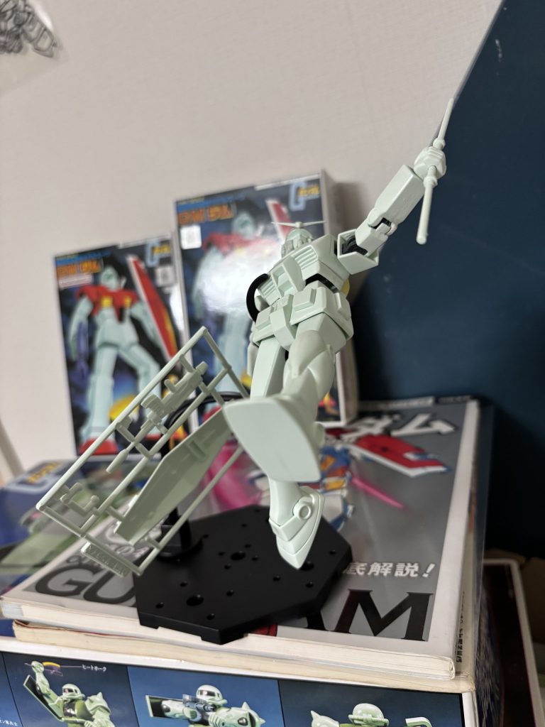 旧キット　ガンダム（頭部有り）　　再販してたっけ。。。？？
