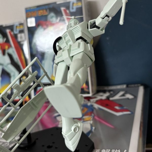 旧キット　ガンダム（頭部有り）　　再販してたっけ。。。？？