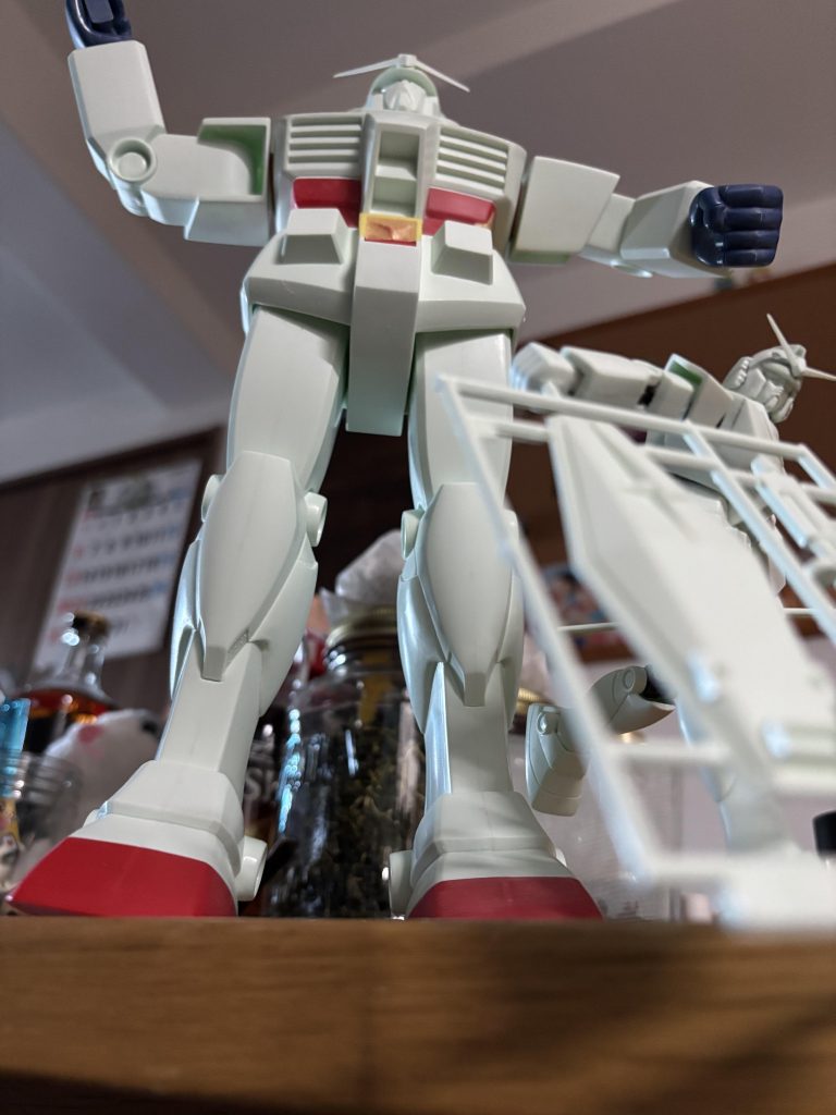 使用した物 ※熟成 自家製 の 必須 ランナーパテ キットのランナーを使用 エポパテは重くなるし溶け込まないので少しの変形で割れるしお勧めしません。。。^_^;