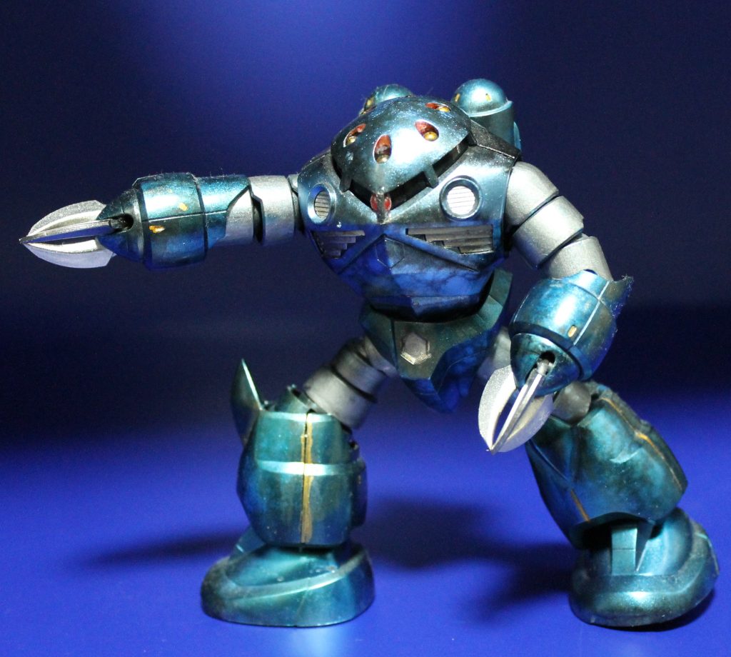 攻撃するズゴック。ジムが欲しくなりますね。見よう見まねでウオッシングを行っていた時期ですが、何でどんな風に汚したのか全く覚えていない。黒？茶色？それともウオッシングせずにウェザリングマスターだけで仕上げたの…？