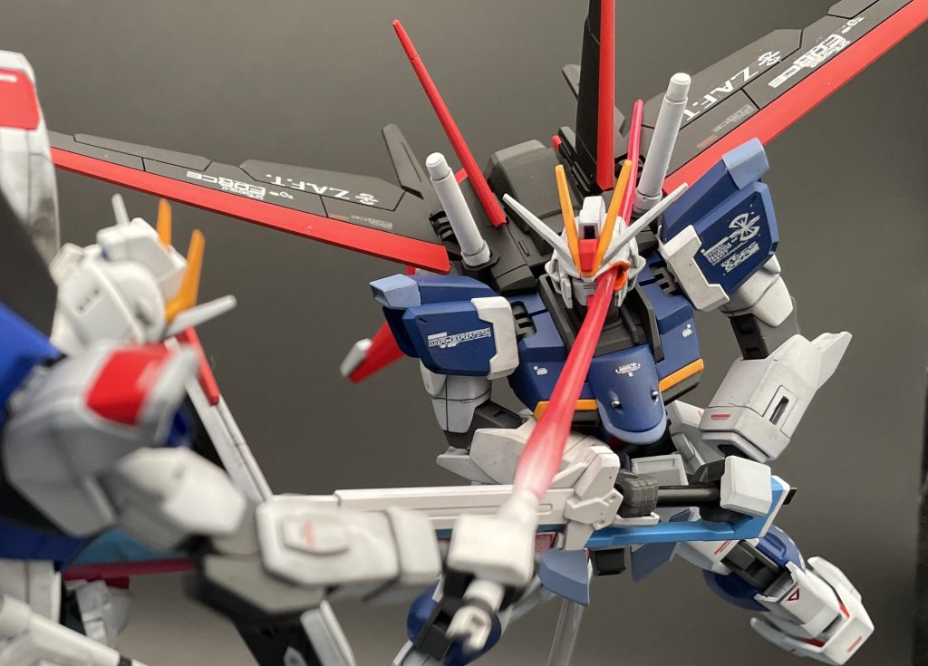 意外と頭部にサーベルを刺すのが手間でした。