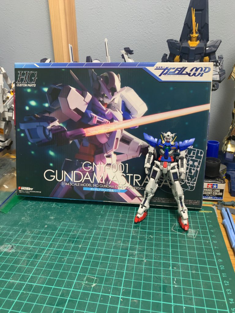 最初はRGアストレア手に入らないから、RGエクシアと付録のHGアストレア組み合わさせて、RGガンダムアストレア作ろうとしてただけだったんですが、作ってくうちに、のめり込んじゃいました!