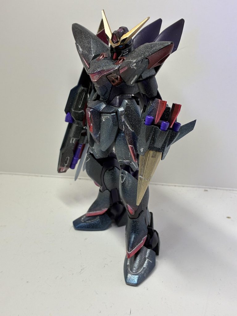 ミラーパウダーとユニコーンパウダー吹いて、クリアブルーとレッド吹いて…、初めてガイアカラー使ってみて、ガイアのキレイさにびっくり。