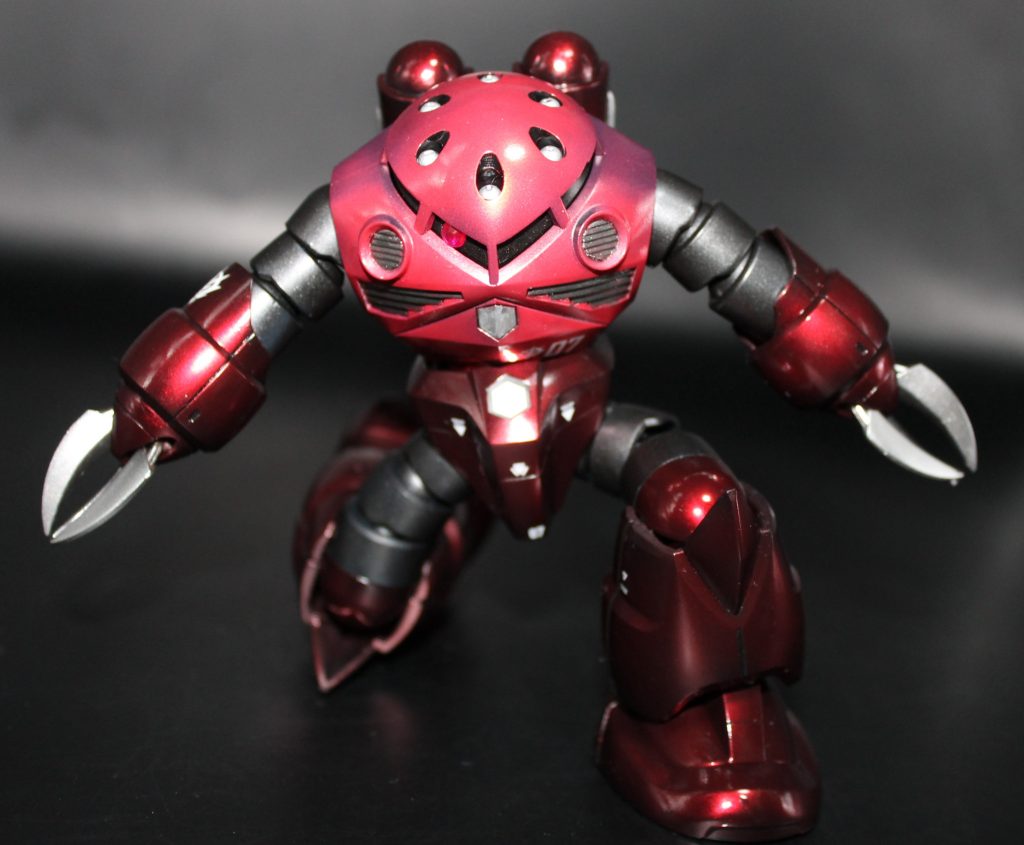 ゆらあするズゴック。ミサイルは適当に塗り分けましたが果たしてこれでよかったのか。なんならほかの部分の塗り分けもすべて勘でやっています。全然わからない。俺たちは雰囲気でガンプラを作っている。