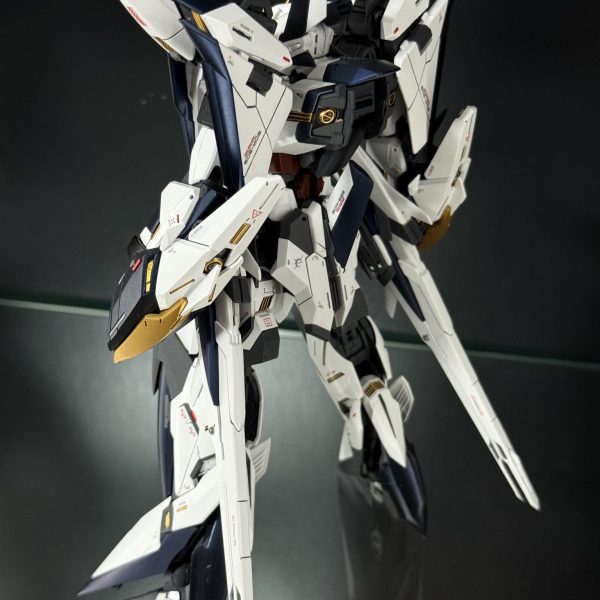 久々の投稿。MGエクリプスガンダム本体完成。今後は、マニューバストライカーおよびライジンストライカーを作成してフル装備エクリプスガンダムにしていきたいと思います。ゆっくり作っていくので時間がかかると思いますが、いいものを作りたいです。（3枚目）
