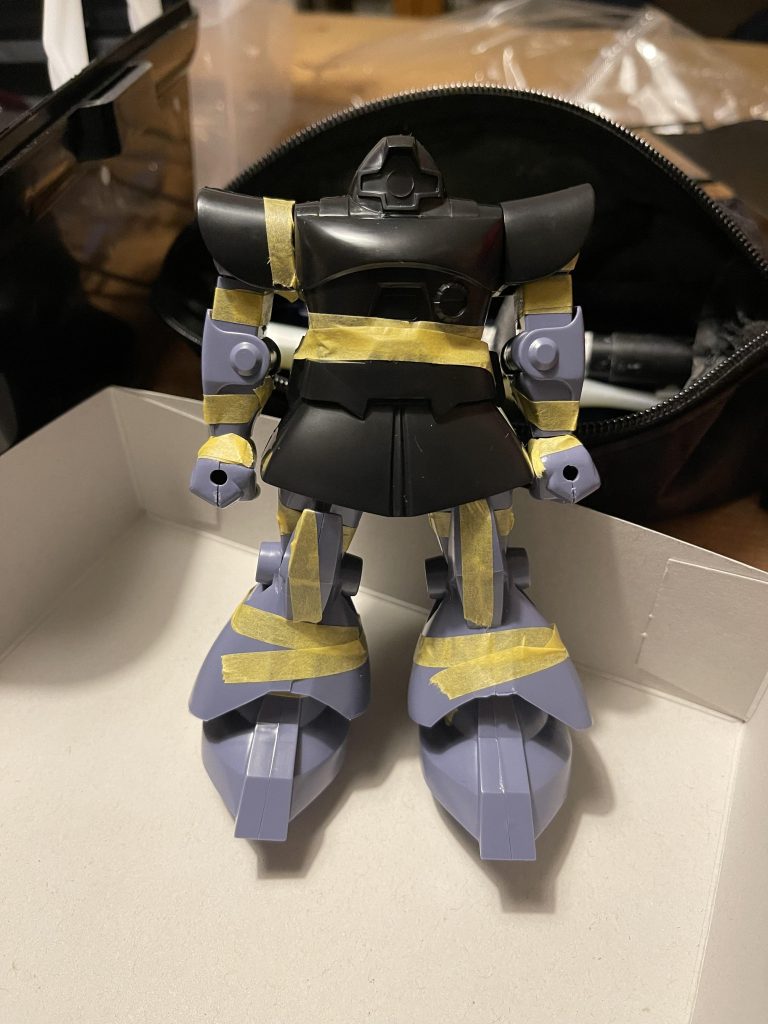 素組みです。どうすれば良いかわからず、まずは頭部から手をつけていきました。