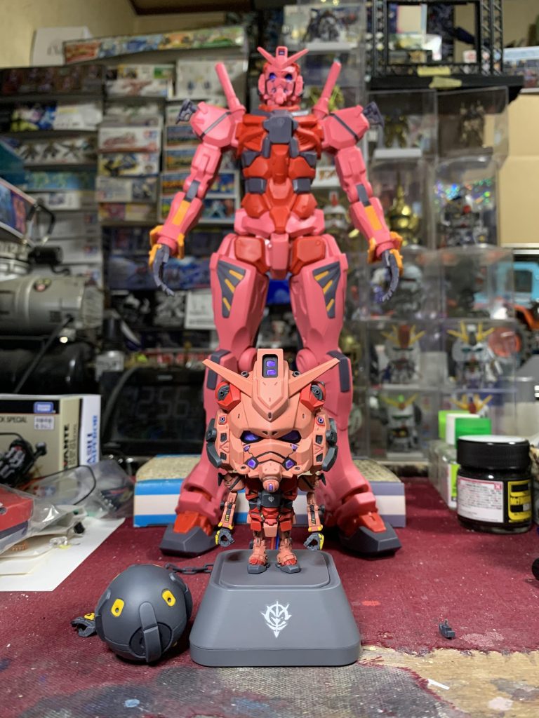 HGを持っていないので後頭部のデザインがわからず制作が止まったりしましたが、デカめのプライズフィギュアがあるのを知って非常に助かりました。